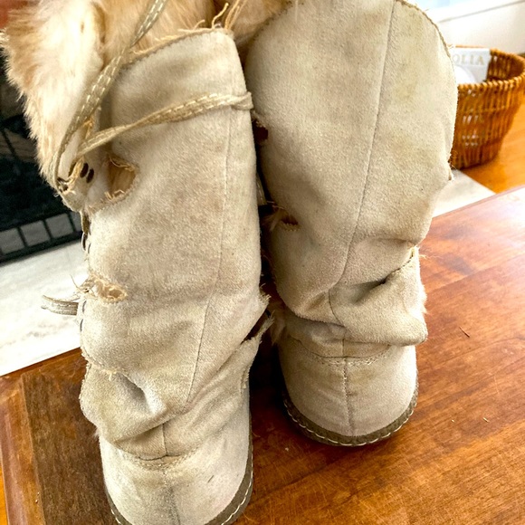 COPY - COPY - Furry Boots - Picture 6 of 7